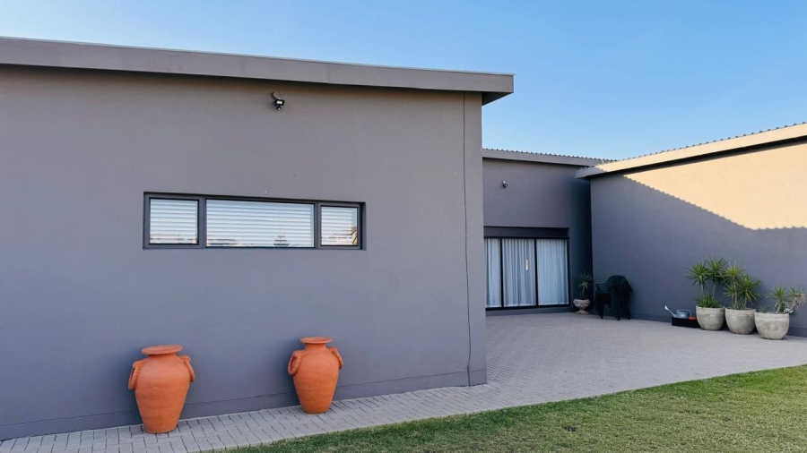 3 Bedroom Property for Sale in Somerton Estate Free State